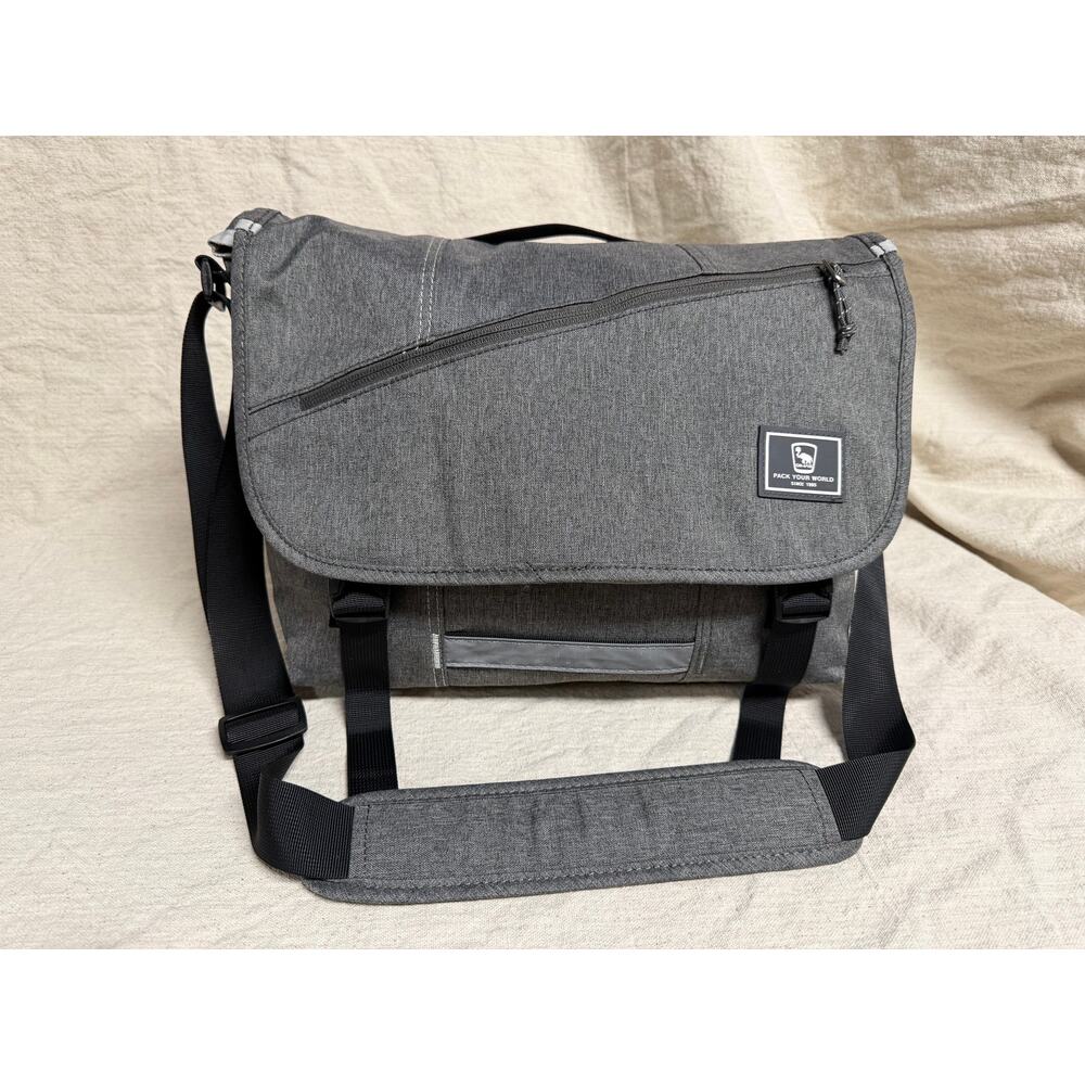 Pack Your World Messenger Bag Gray Crossbody Laptop Travel Shoulder Bag